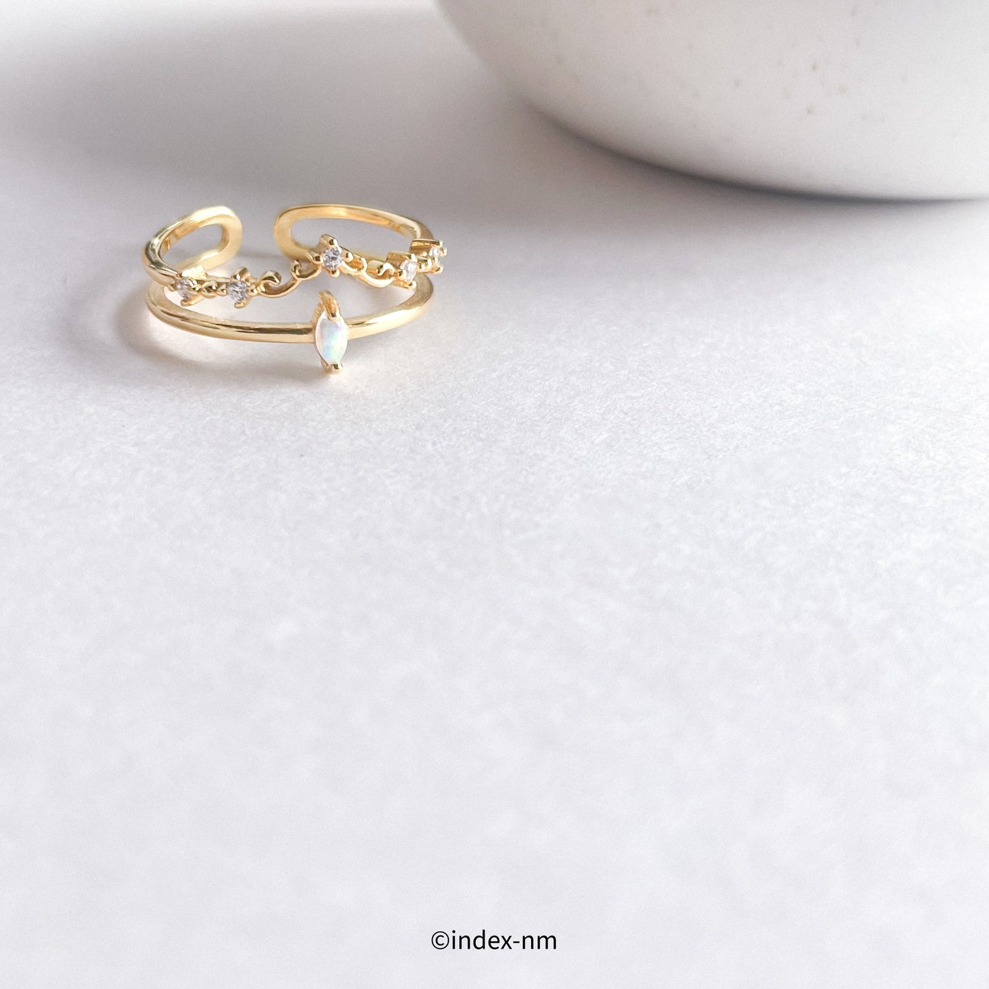 Float | Twist Ring