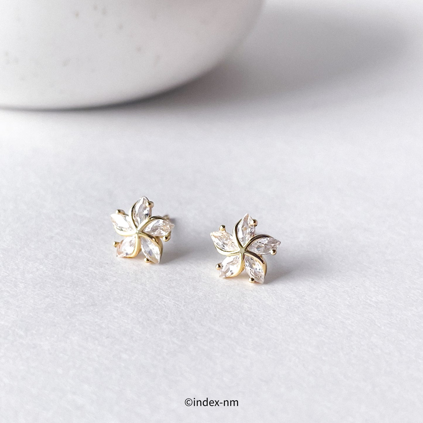 Daisy | Petal Studs
