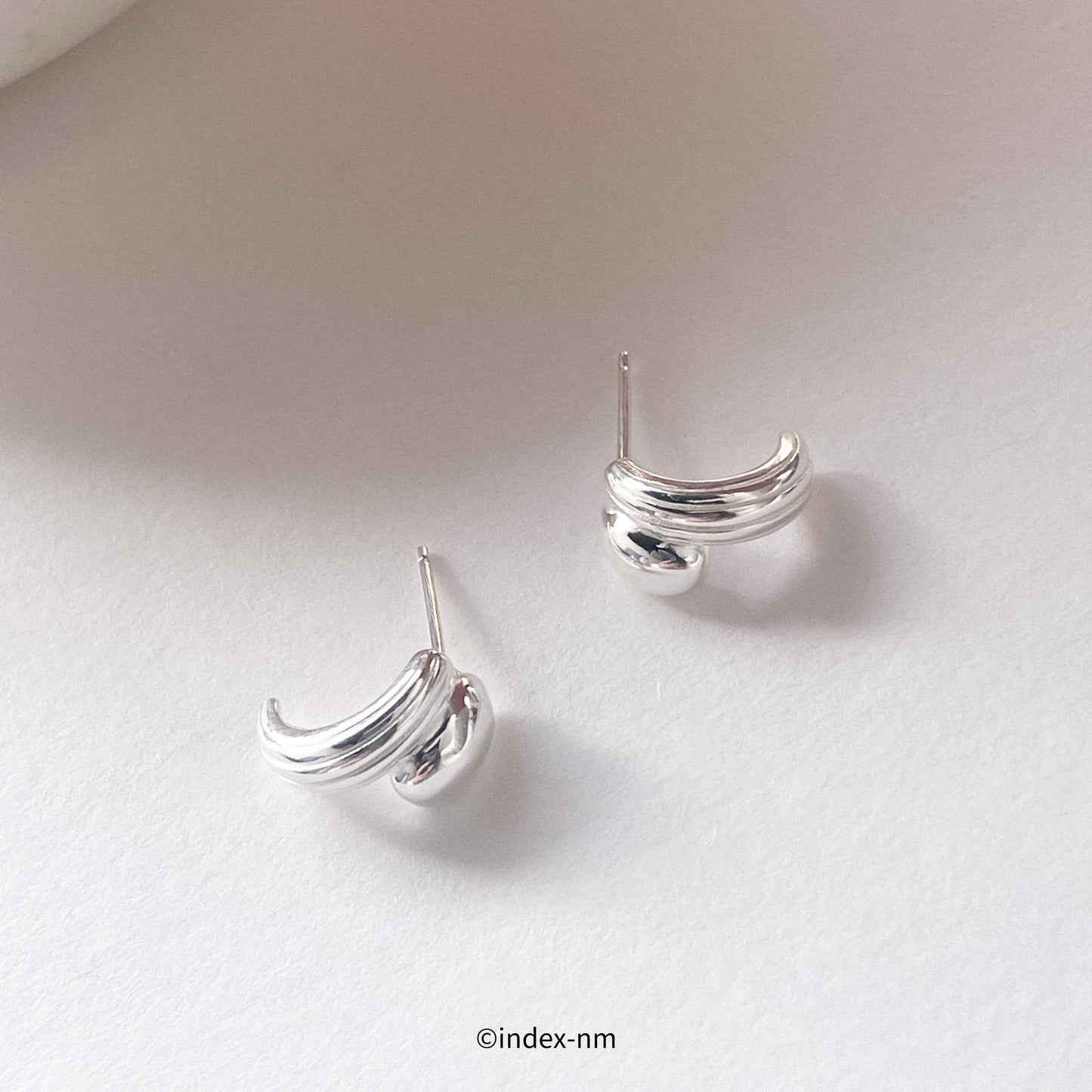 Liquid | Pure Lines Studs