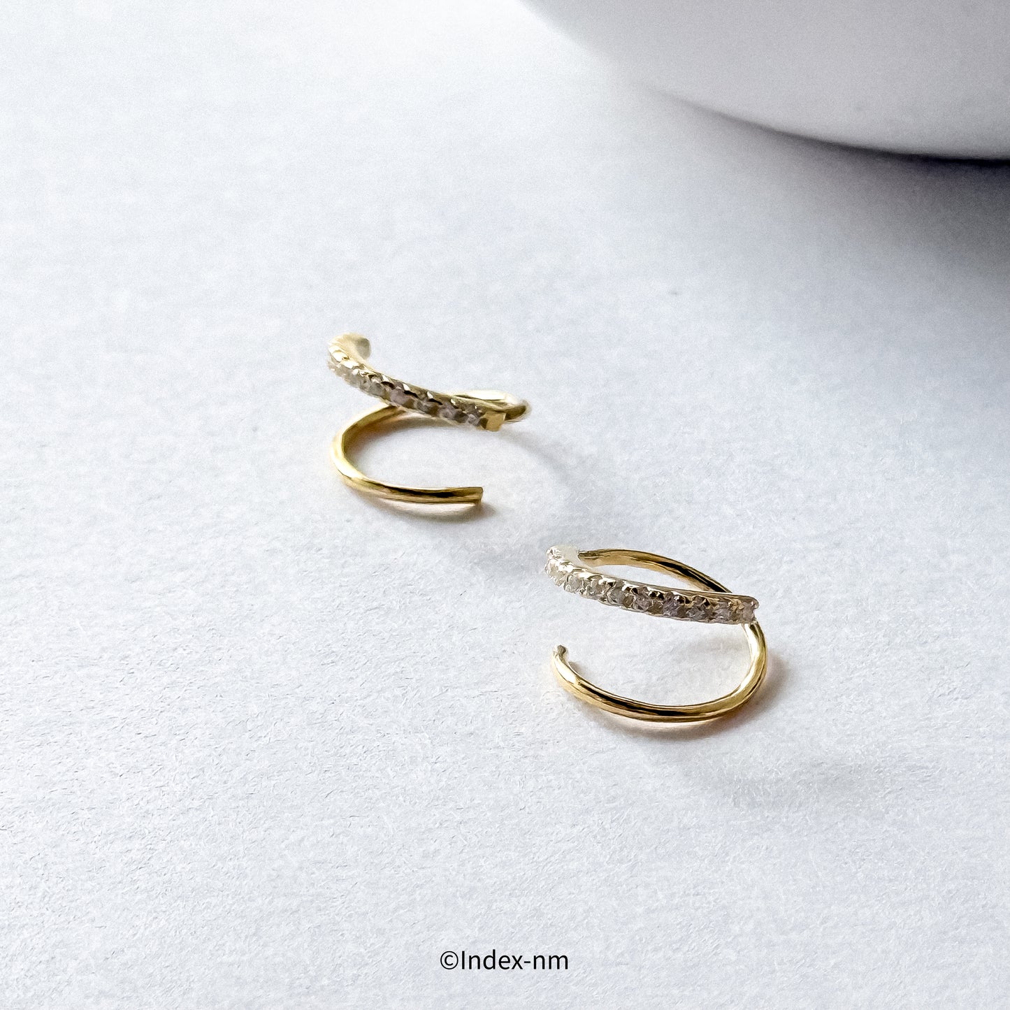 Intertwine | Golden Wave Ear Cuff