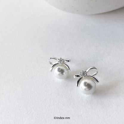 Alice | Bow Pearl Studs