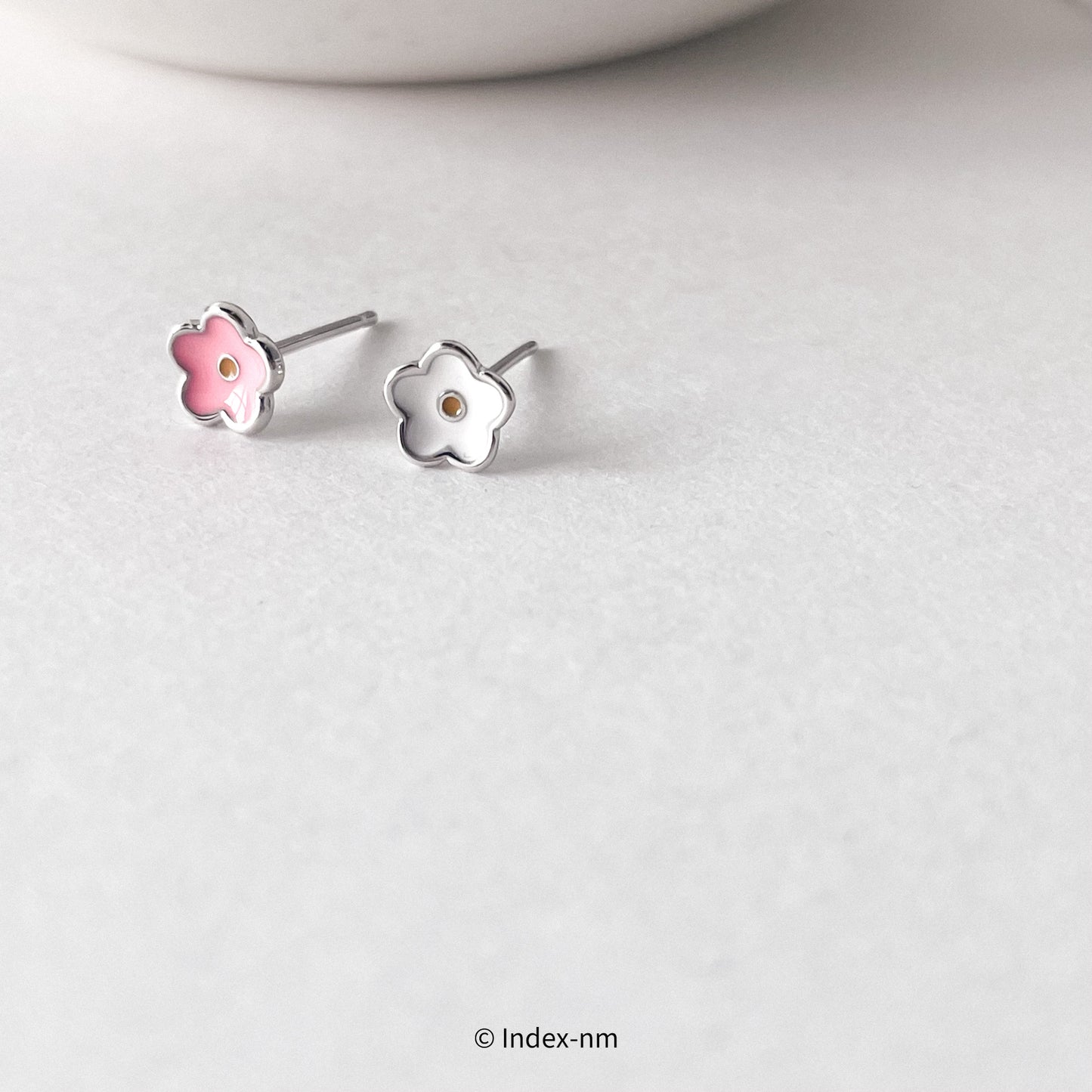 純銀粉紅白色簡單花朵耳環
