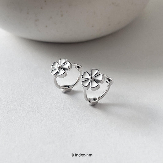 Dainty White Daisy Flower Silver Clip-On Earrings