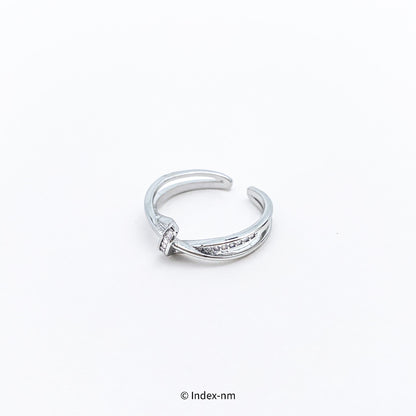 銀色鋯石扭結可調節戒指