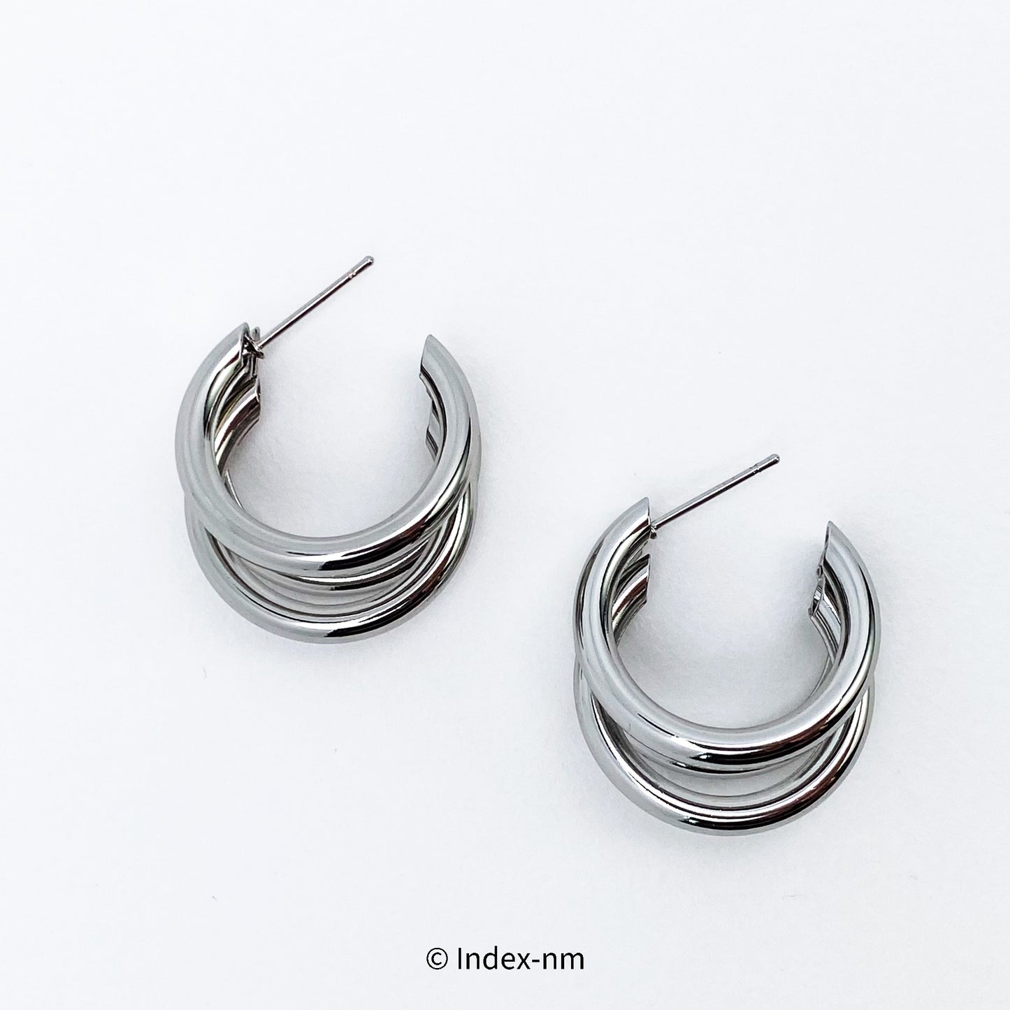 銀色三層C形銀針耳環
